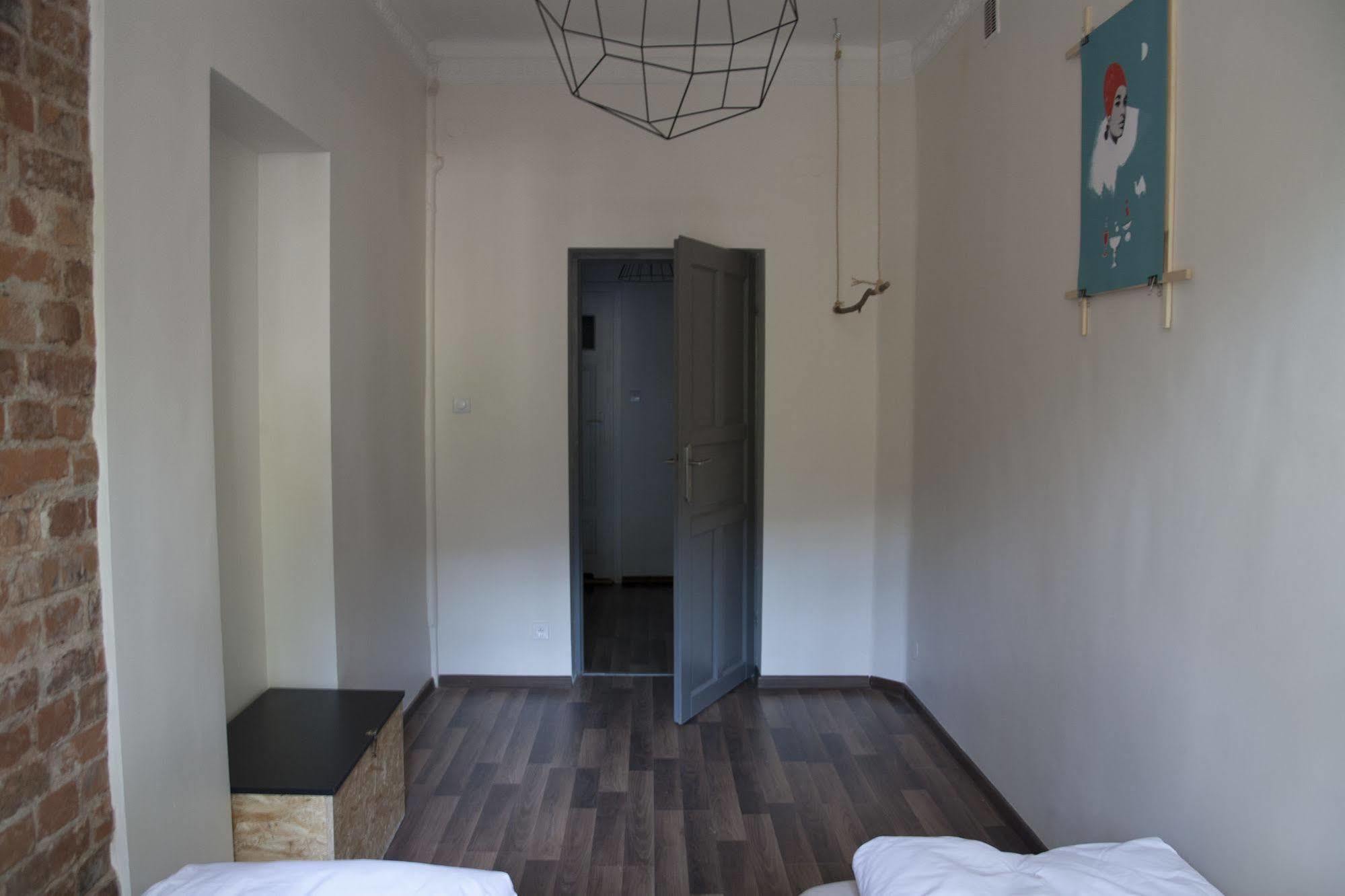 Lull Hostel Warszawa Eksteriør billede